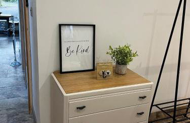 Lodge with log burner Contractors business private parking free Wi-Fi near M4 - Foto 40