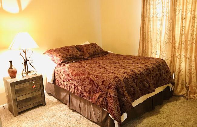 Spacious 3 BR Ranch House W Patio Yard in a Quiet Suburb - Foto 23