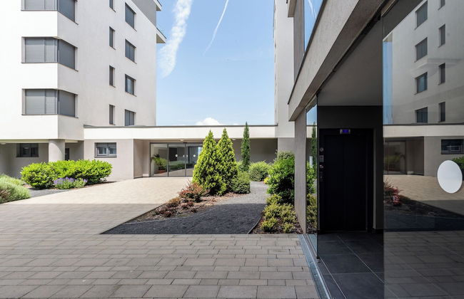 Lake Side Luxury – Steps to the Lake Lela - Foto 32