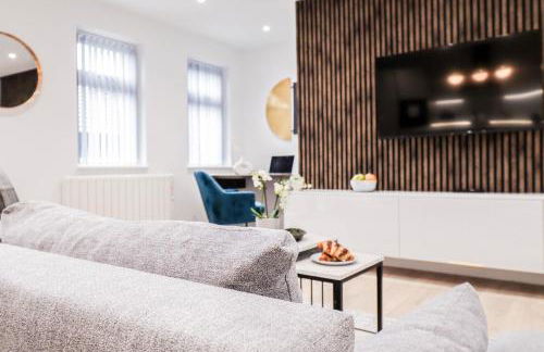 The Abbey Apartment - 1BR Apt with Dedicated Workspace, Fast Wifi & Stylish Kitchen Island & Free Secure Underground Parking - Foto 66