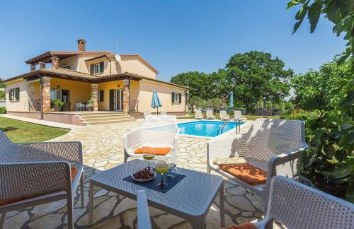 Traumhafte Villa mit Privatpool, Tischtennis, Babybett, Hundefreundlich - Photo 2