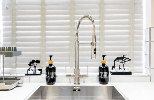 The Jungle! House with Hot Tub. - Foto 9