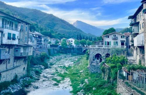 Casa Celestine in Via Orsini Isolabona Liguria Italy Sleeps 5 - Foto 61