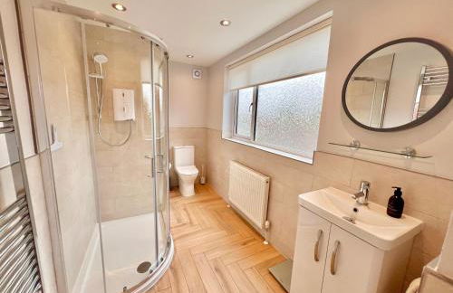 3 bedroom house with ample parking and garden - Foto 14