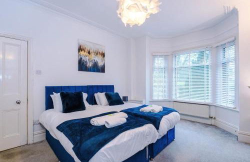 4 Bedroom House in Walkden with Free Parking, by Short Term Digs Short Lets & Serviced Accommodation - Foto 27