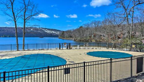 On Big Boulder Lake Condo with Community Pools! - Foto 2