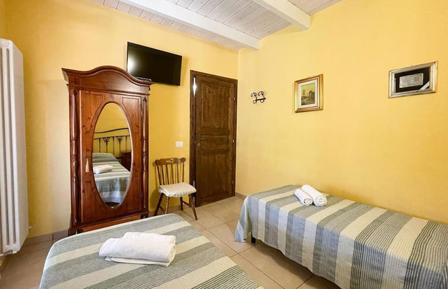 Welcoming Holiday Home in Urbania With Pool - Foto 8