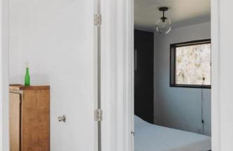 Secluded rustic 2-bedroom cabin at nature retreat - Photo 5