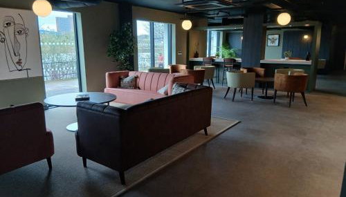 Modern 2BR Apartment in Manchester with Parking - Foto 4