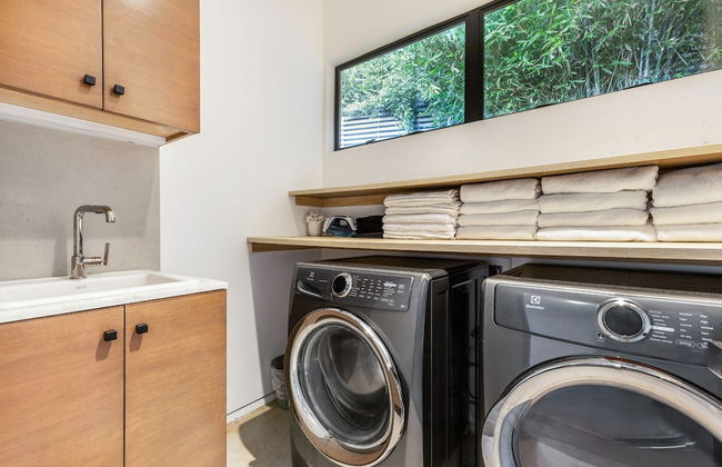 Beverly Glen Hillside Haven - Photo 33