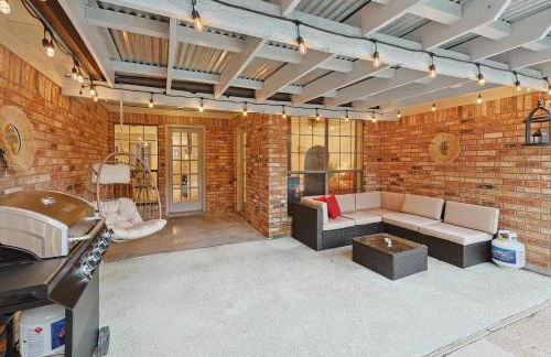 Beautiful 5BR 2BA DeSoto Holiday Home with Pool - Foto 32