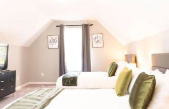 Spacious Vaulted 4BR Family Home Near Mall of GA Sleeps 12 - Foto 32