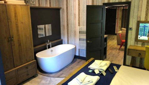 Sandy Balls Holiday Park Pet Friendly Lodge - Foto 5