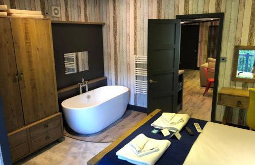 Sandy Balls Holiday Park Pet Friendly Lodge - Photo 5