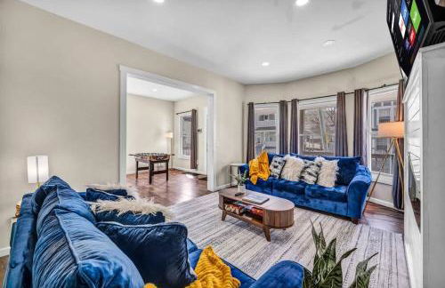 BIG 4BR House 7 Mins to Downtown with Foosball and Games - Foto 8