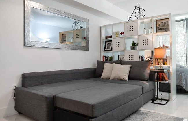 Luxurious 3BR Condo with Pool in Brickell - Photo 123