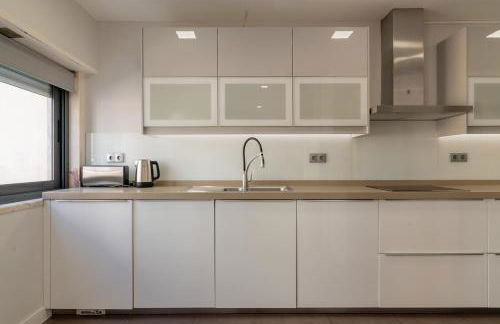 Modern 3 BDR Apartment by LovelyStay - Foto 17