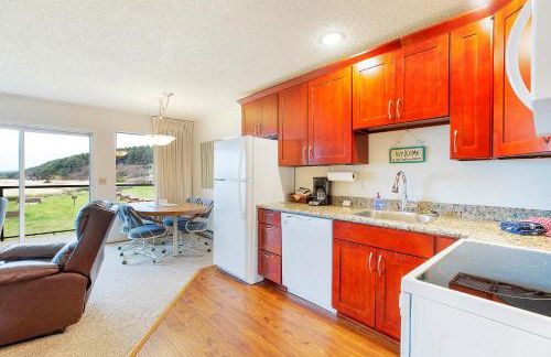 Stunning Views from this Waterfront Condo - Foto 6