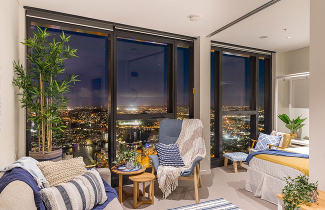 Hamptons Retreat on Level 77 Skytower - Photo 15