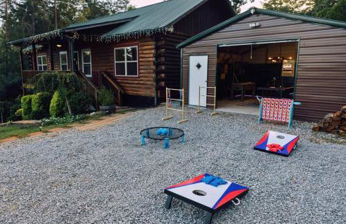 Luxe Lodge Escape - Hot Tub-Outdoor Movies-Game Room-Fire Pit - Foto 17