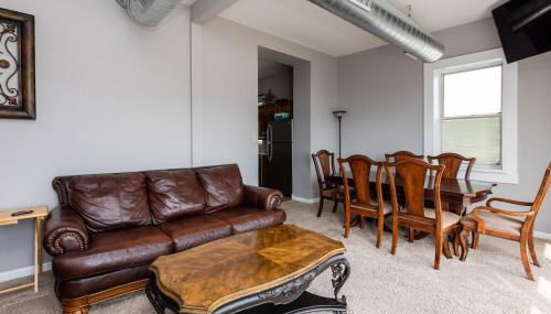 Riverview Loft! Downtown Alton - Foto 2