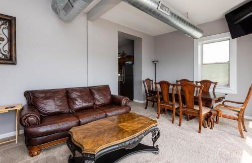 Riverview Loft! Downtown Alton - Foto 2