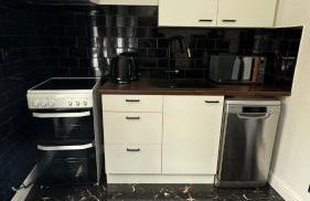 Free Parking! Kingston Studio, ideal for professionals relocators and leisure stays, near Kingston Station and Shopping Centre - Foto 3