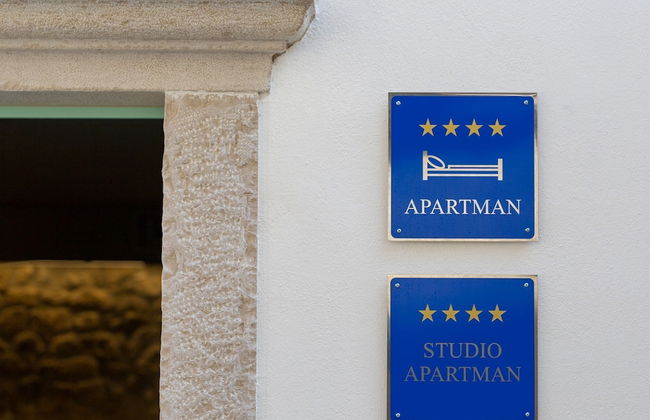 Vibrant and Elegant Downtown Krk Apartments - Photo 1