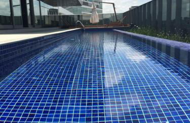 Estudio moderno com linda vista para a Serra - Foto 8