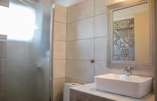 Helen Hotel - Photo 41