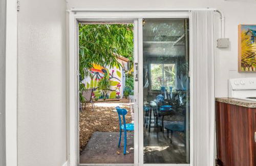 Birds of Paradise: Unwind in Nature's Embrace - Foto 53