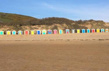 Spacious 3 Bed Cottage Near Beaches - Foto 40