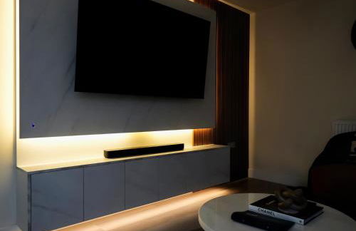 Adeluxe Aura - Entire Ultra Luxury- Super King Bed with Free WiFi, Netflix and Amazon Prime - Foto 22