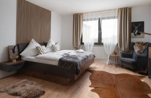 1-4 Gäste Wohnung W-Lan, Netflix, Amazon, Parken, Arbeitsplatz, 24h Check in ,Vollausgestattet Küche, Handtücher Seife u,v,m für Geschäftsreisende, Paare, Familien , - Foto 2