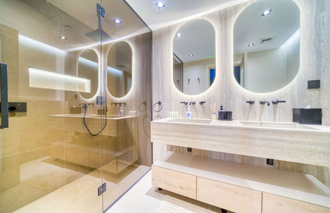 Luxe and Modern Duplex in Difc - Photo 65