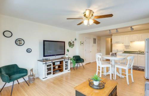 Cozy Delafield Apartment - Walk to Lake! - Foto 2