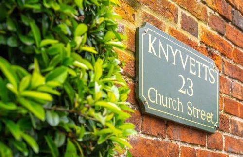 Knyvetts sleeps 6, 3 double beds, pretty garden - Foto 6