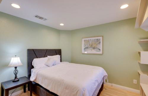 Golf and Hike Family Home with Patio in Glendale - Foto 25