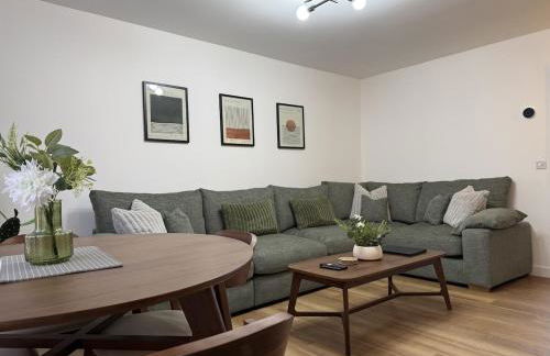 The Drapers - by Caithness Luxury Apartments NC500 - 4 Bedroom Luxury Central NC500 Apartment-Sleeps 8- Sleeps Work teams upto 4 & holiday makers upto 8 - BUDGET FRIENDLY FOR LONG STAY TRADES - CONTACT US - - Foto 5