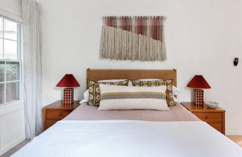 Bright and Stylish Historic Grant Park Retreat - Photo 8