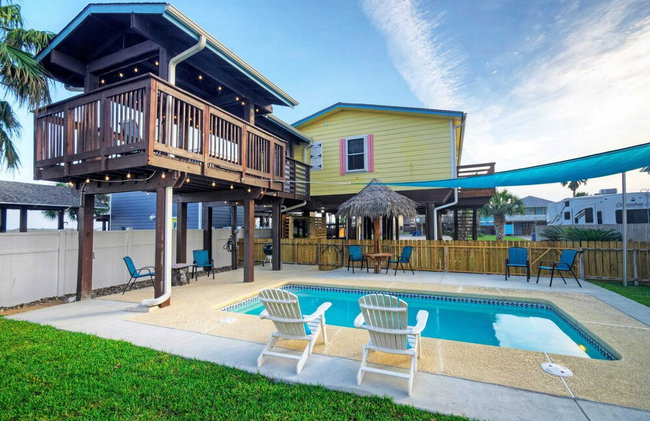 Private Pool, Yard, Deck, by the Nature Preserve! Tipsy Flipper by Avantstay - Photo 45