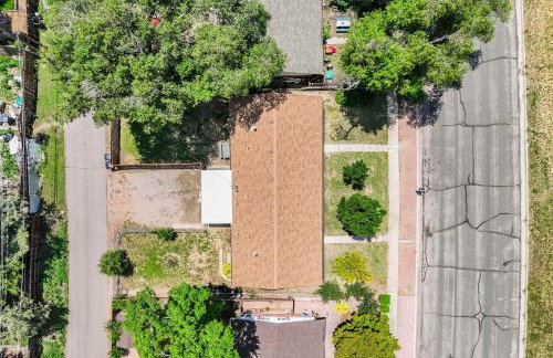 Alder Nest Cozy Retreat w Fire Pit & Workspace - Foto 30