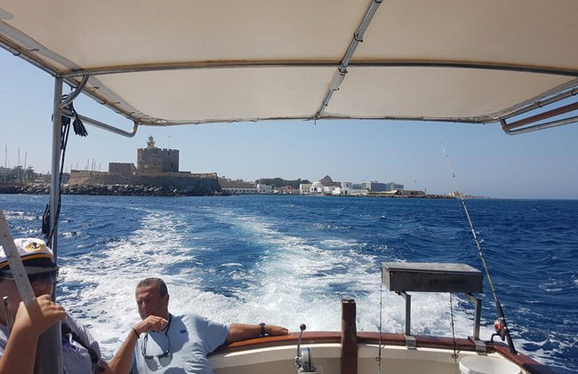 Paseo en barco de pesca con pescador profesional (grupo pequeño) - Foto 9