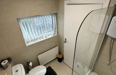 Families and Contractors Dudley DY1 - Foto 11