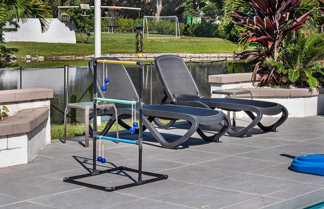 8BR Gem With Pool, Lake View & Tons of Amenities! - Foto 49