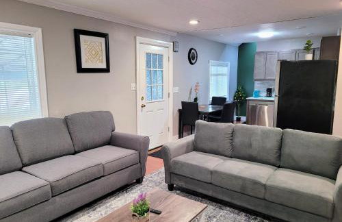 Sweet home, King bed, backyard and parking - Foto 12