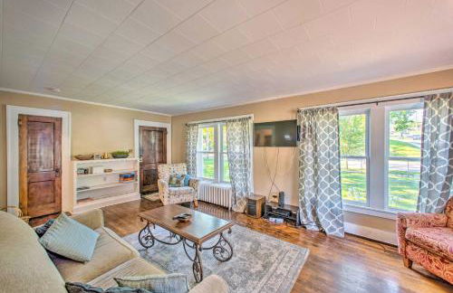 Townhome with Yard, 2 Mi to Downtown and Golfing - Foto 6