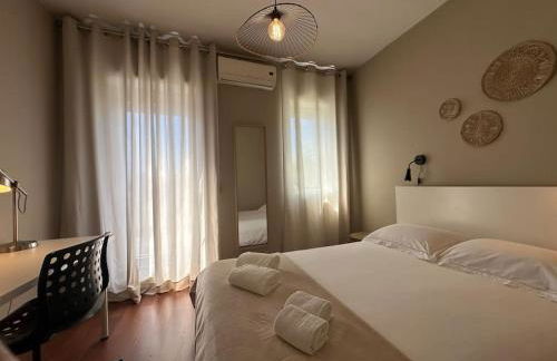 Renovado com AC, 2 WC completos, terraço e garagem - Foto 15