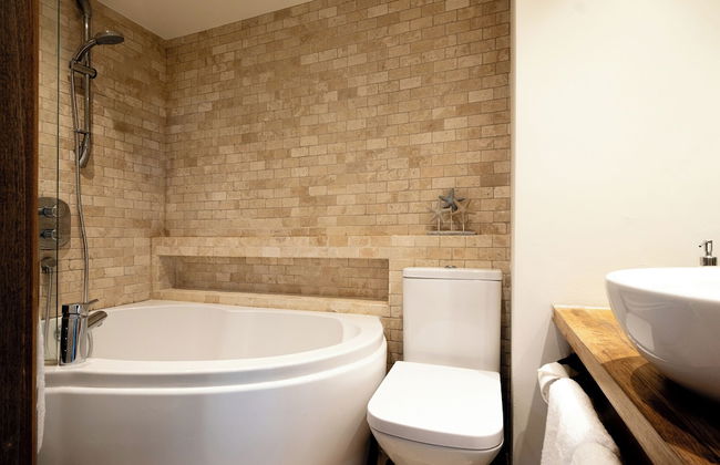 Coach House - Lovely Home in Cheltenham - Photo 72