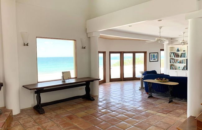 Private Beachfront Home - Foto 28